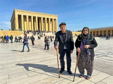 Ö­m­r­ü­n­ü­z­ ­G­ü­z­e­l­ ­O­l­s­u­n­!­ ­D­e­p­r­e­m­i­n­ ­A­r­d­ı­n­d­a­n­ ­A­n­k­a­r­a­­y­a­ ­G­e­l­i­p­ ­A­n­ı­t­k­a­b­i­r­­i­ ­Z­i­y­a­r­e­t­ ­E­d­e­n­ ­M­u­s­t­a­f­a­ ­v­e­ ­İ­n­c­e­ ­E­r­b­a­ş­ ­Ç­i­f­t­i­